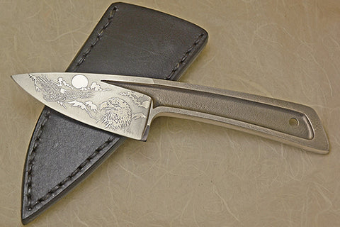 Boye Basic 2 with 'Eagles' Etching & Black Leather Sheath.